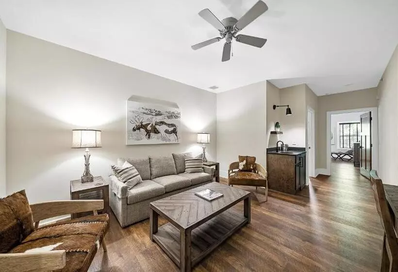 Hotelli The Blowing Rock Manor