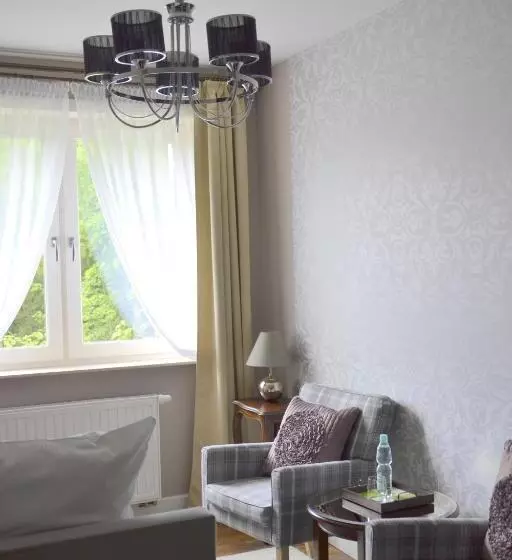 Hotelli Willa Sepia Spa