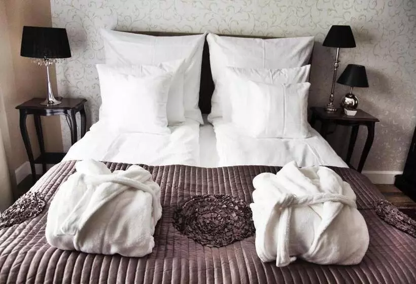 Hotelli Willa Sepia Spa