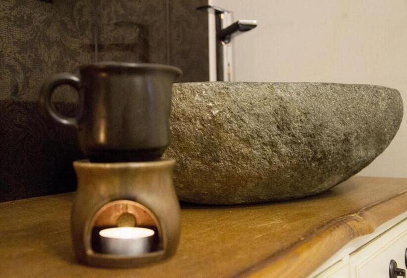 Hotelli Willa Sepia Spa