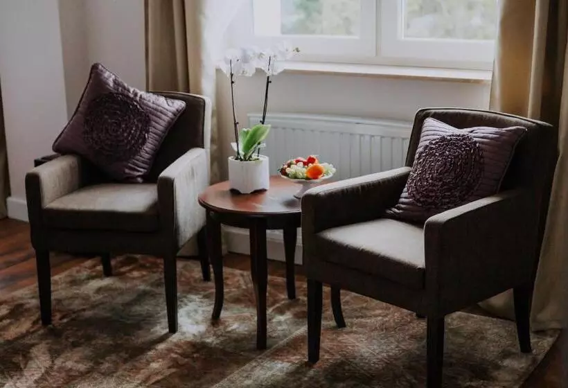 Hotelli Willa Sepia Spa