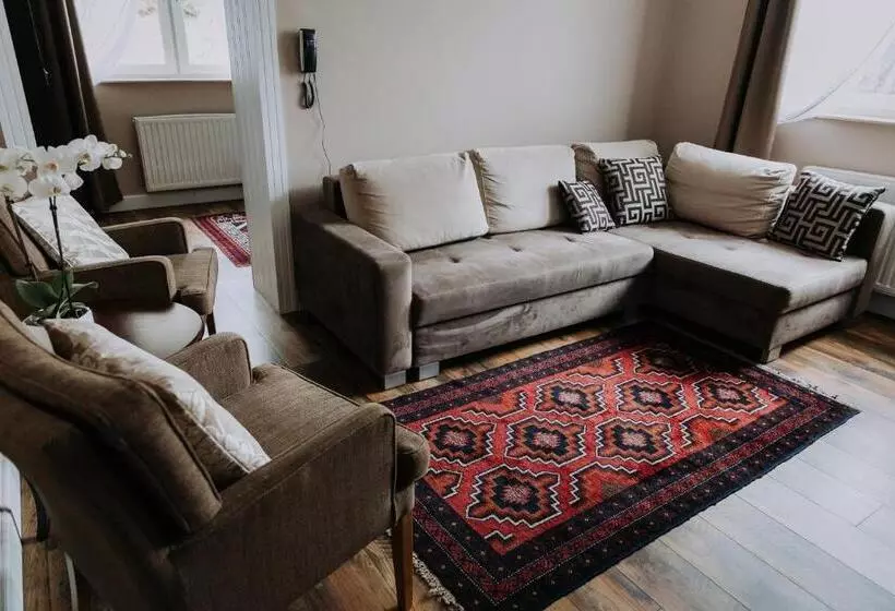 Hotelli Willa Sepia Spa