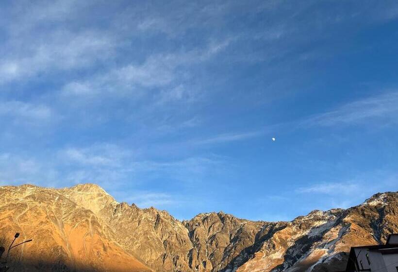 پانسیون House 54