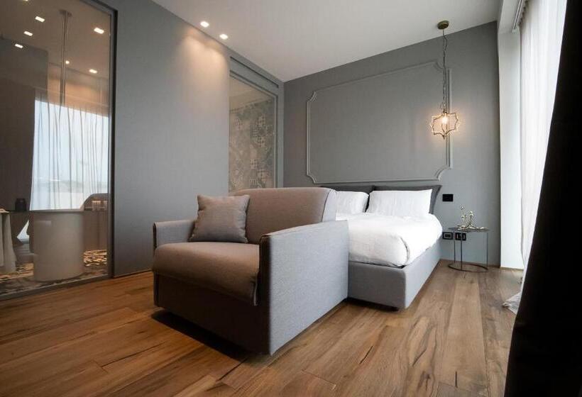 Piccola Maesta' Boutique Rooms