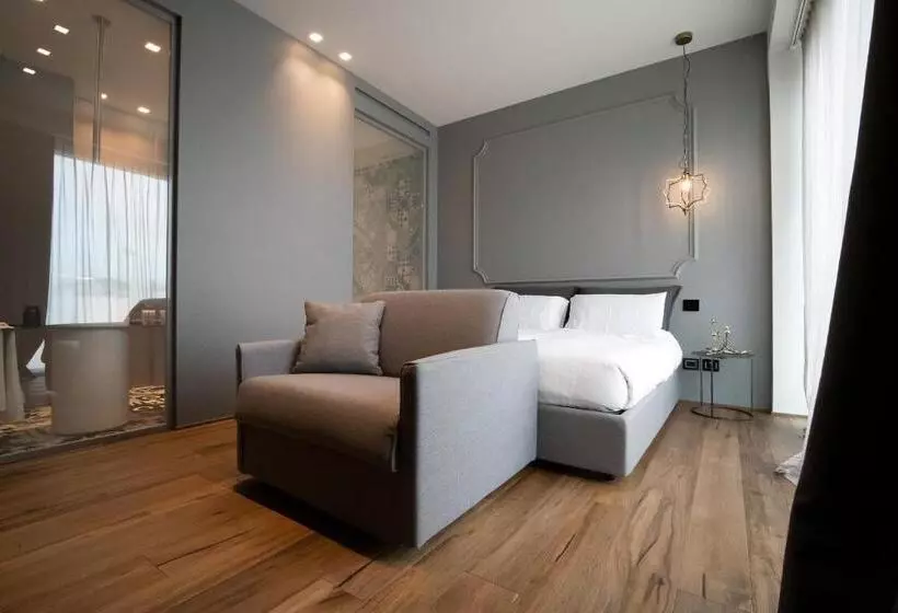 Piccola Maesta' Boutique Rooms