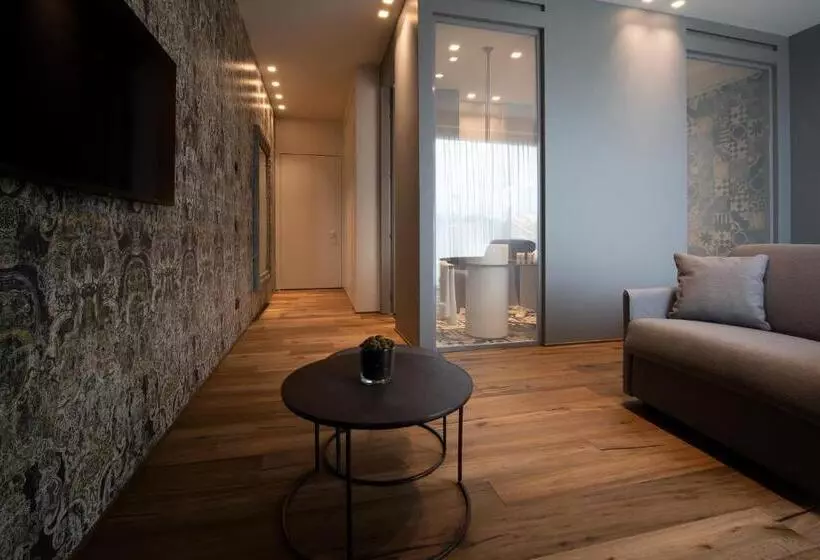 Piccola Maesta' Boutique Rooms