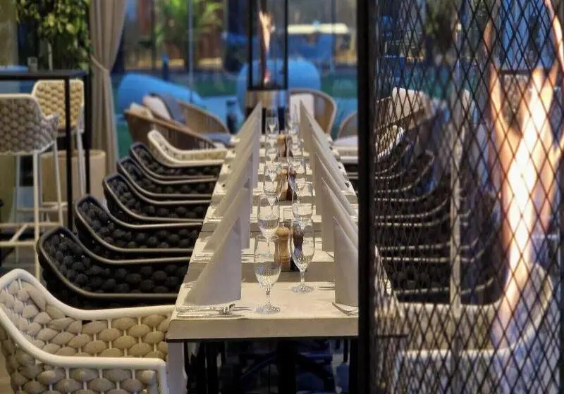 Tisia Hotel & Spa