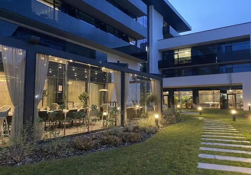 Tisia Hotel & Spa