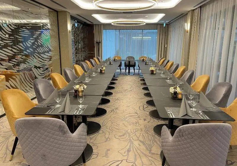Tisia Hotel & Spa