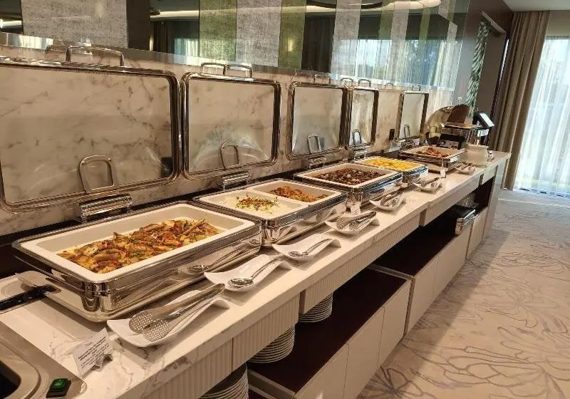 Tisia Hotel & Spa