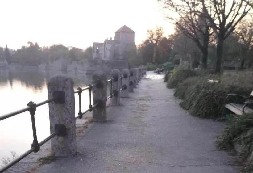 Aamiaismajoitus (B&B) Panzió Tata