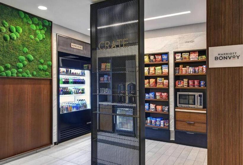 فندق Courtyard By Marriott Manhattan Aggieville