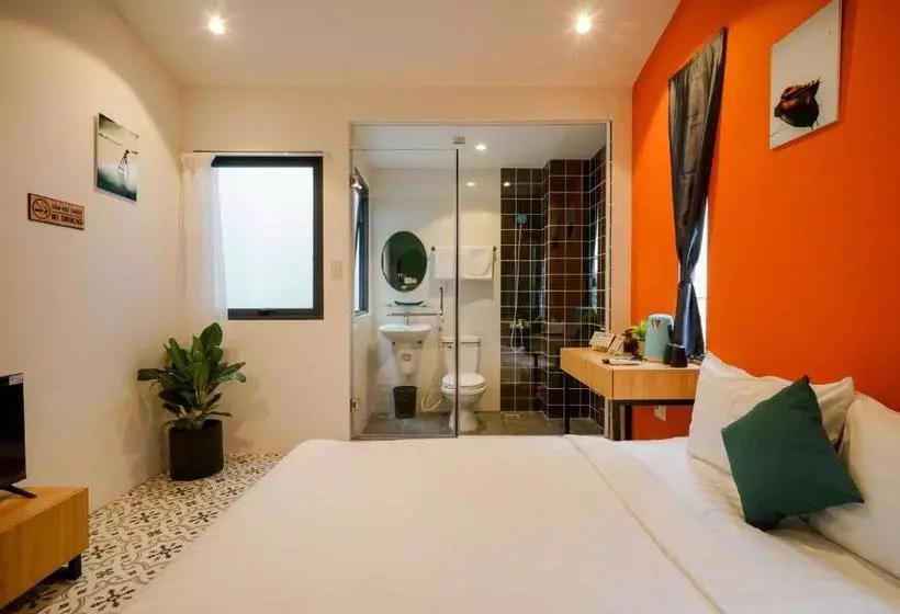 Lá Hotel Hàng Xanh