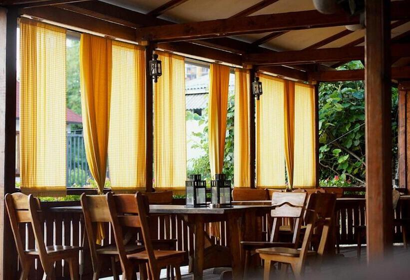 تختخواب و صبحانه Vila Chess