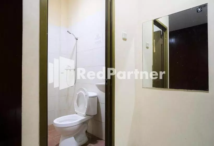 Reddoorz At Sparkling Hotel Surabaya