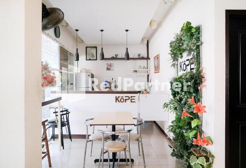 Reddoorz At Sparkling Hotel Surabaya