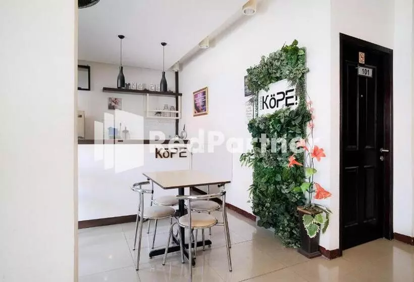 Reddoorz At Sparkling Hotel Surabaya