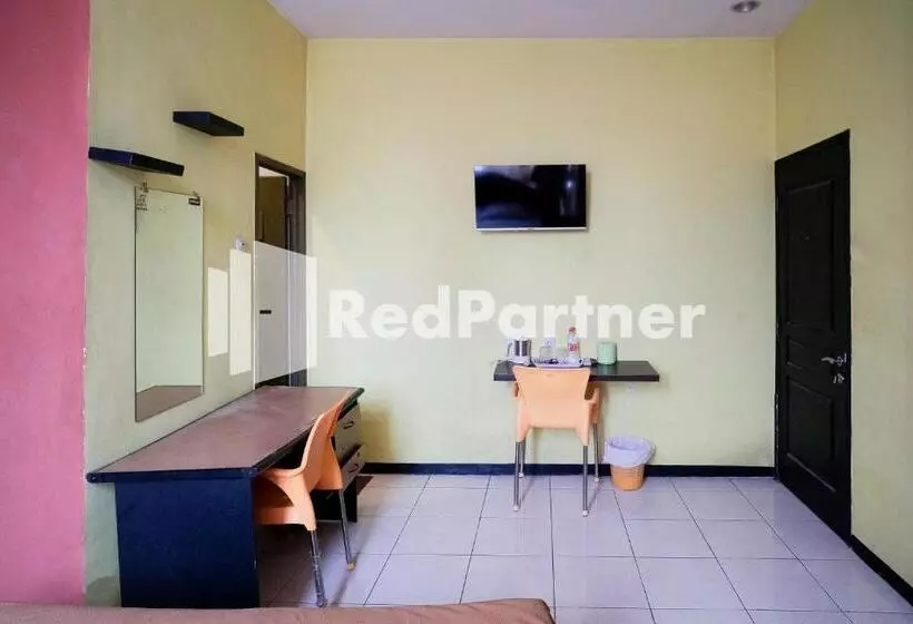 Reddoorz At Sparkling Hotel Surabaya