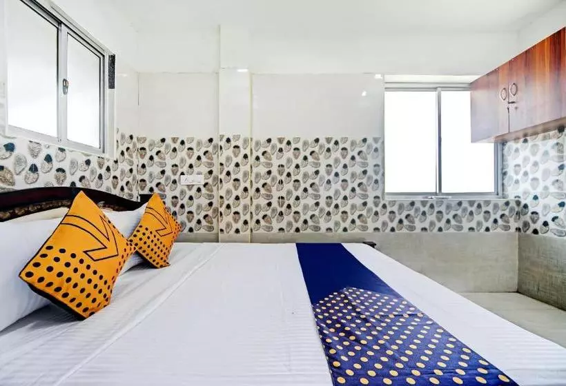 ホテル Spot On 80552 Krk Guest House