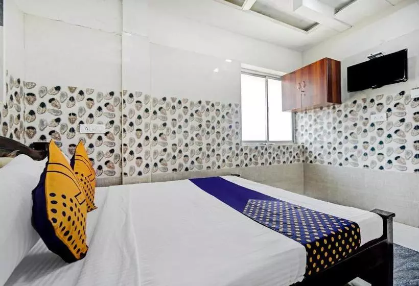 ホテル Spot On 80552 Krk Guest House