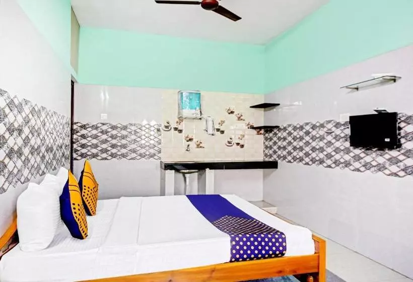 ホテル Spot On 80552 Krk Guest House