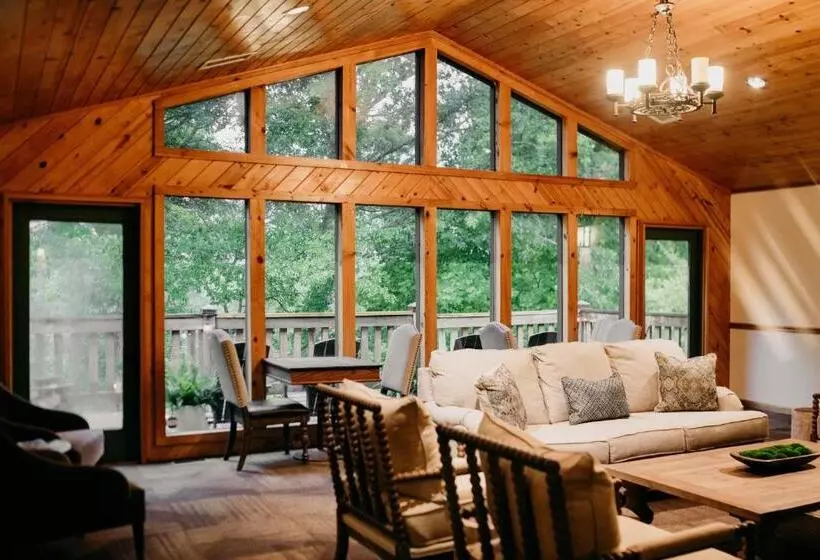 Hotelli Sylvan Valley Lodge And Cellars