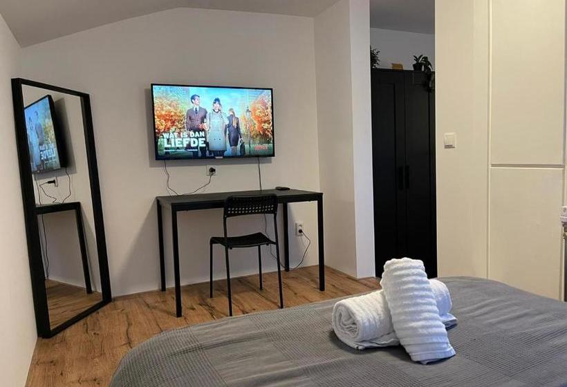 Pansiyon New Delft Garden View Prins Room Delta