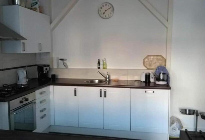 Pansiyon New Delft Garden View Prins Room Delta