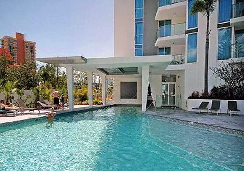 리조트 Artique Surfers Paradise   Official