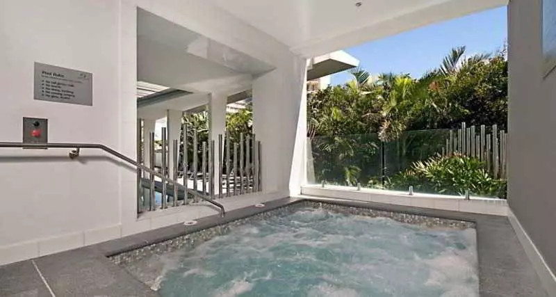 리조트 Artique Surfers Paradise   Official