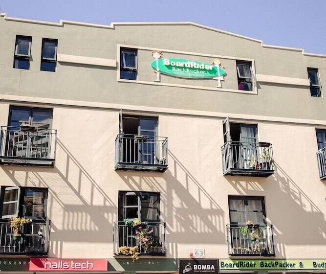 Boardrider Backpackers And Budget Motel