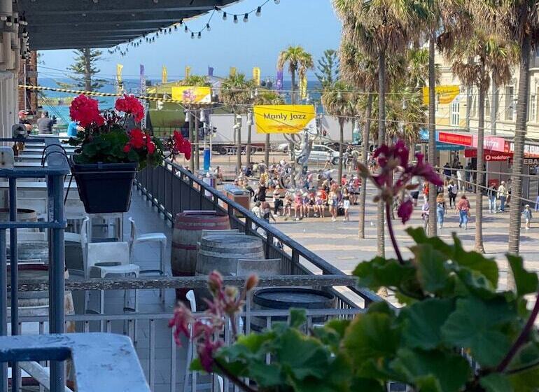 Boardrider Backpackers And Budget Motel