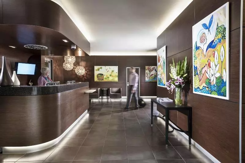 Grand Hotel And Apartments Townsville