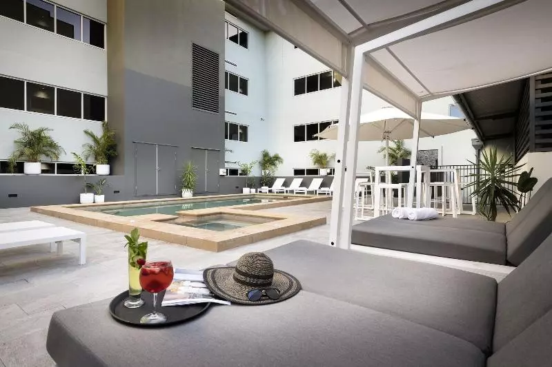 Grand Hotel And Apartments Townsville