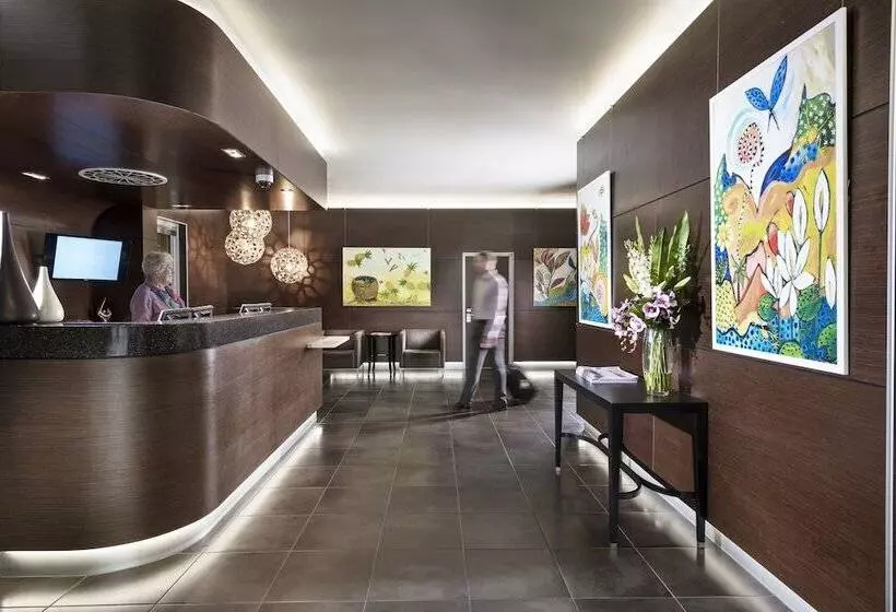 Grand Hotel And Apartments Townsville