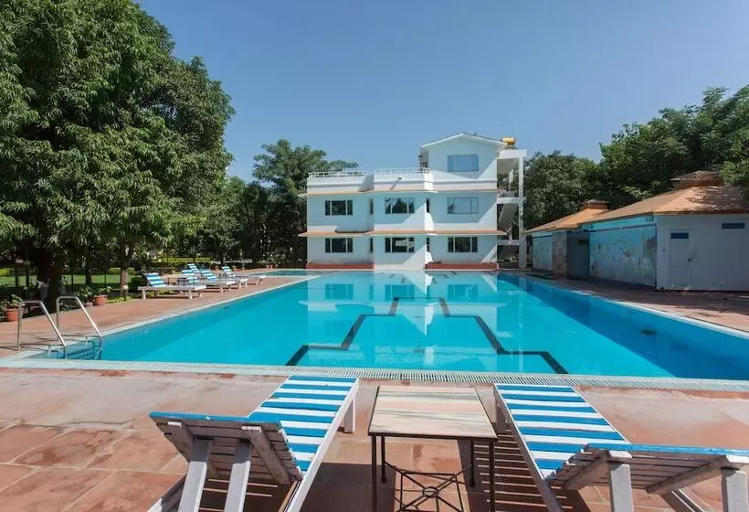 호텔 Amantra Shilpi Resort & Spa Udaipur