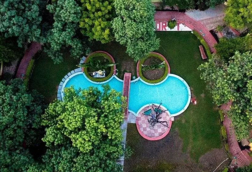 호텔 Amantra Shilpi Resort & Spa Udaipur