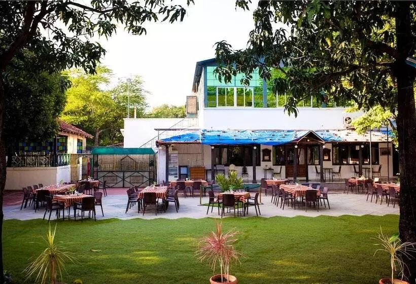 호텔 Amantra Shilpi Resort & Spa Udaipur