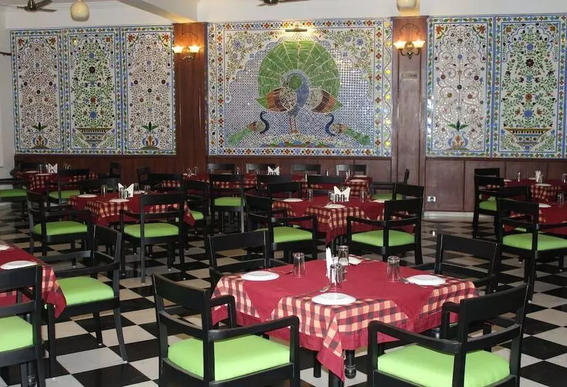 호텔 Amantra Shilpi Resort & Spa Udaipur