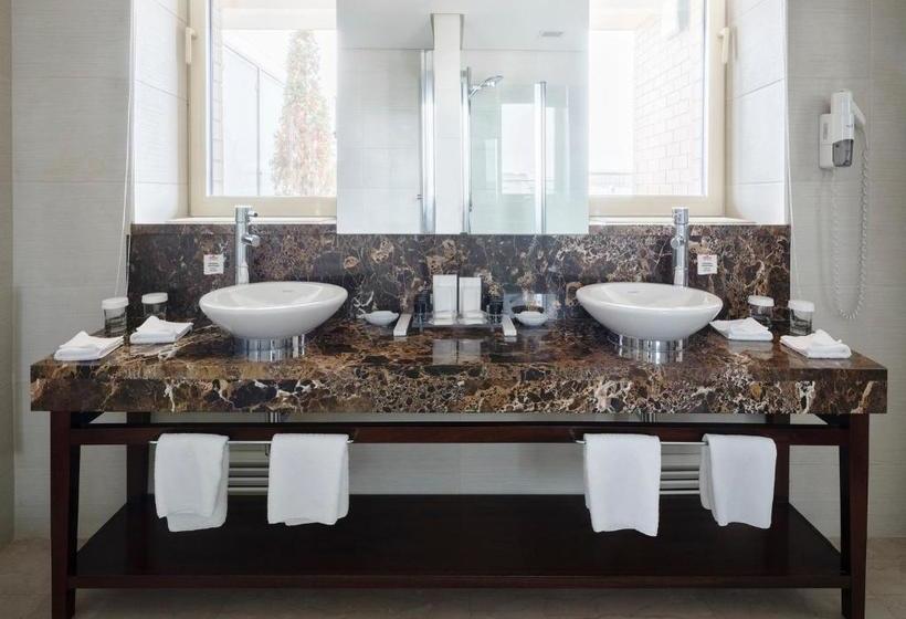 בית מלון כפרי Crowne Plaza Moscow  Tretyakovskaya, An Ihg