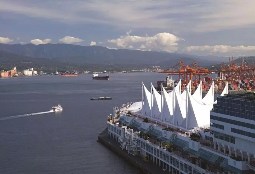 Отель Fairmont Pacific Rim