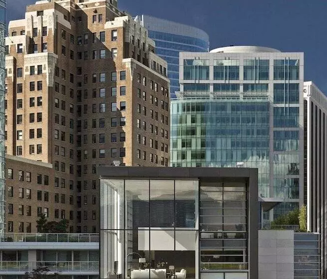 Отель Fairmont Pacific Rim