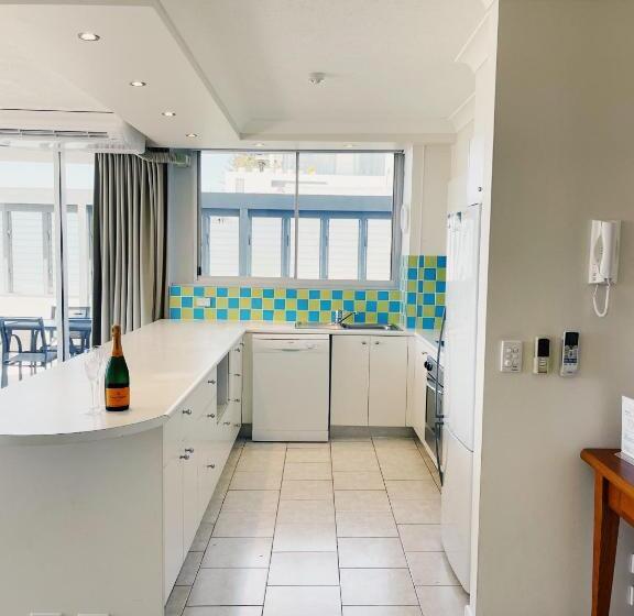 Hotell Golden Sands On The Beach   Absolute Beachfront Apartments