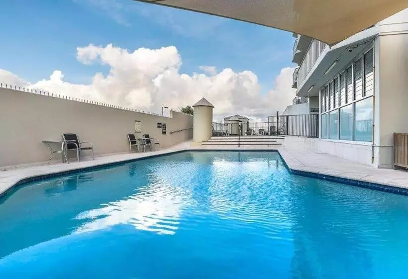 호텔 Golden Sands On The Beach Absolute Beachfront Apartments