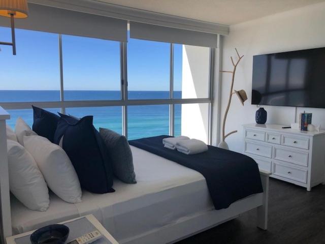 Hotell Golden Sands On The Beach   Absolute Beachfront Apartments