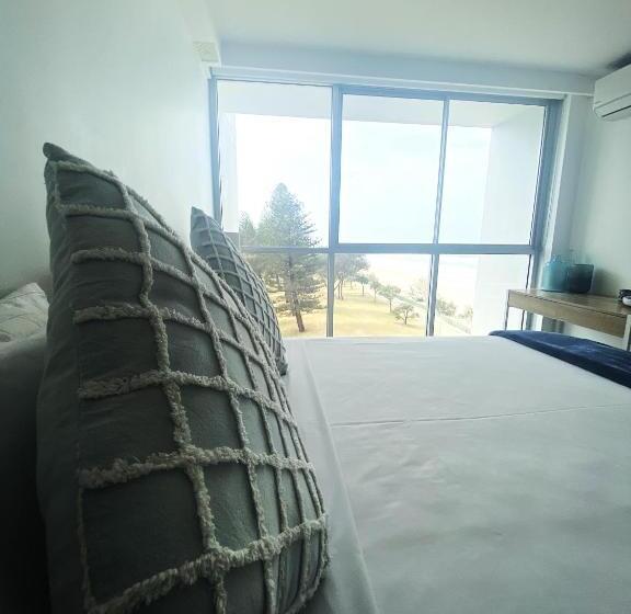 Hotell Golden Sands On The Beach   Absolute Beachfront Apartments