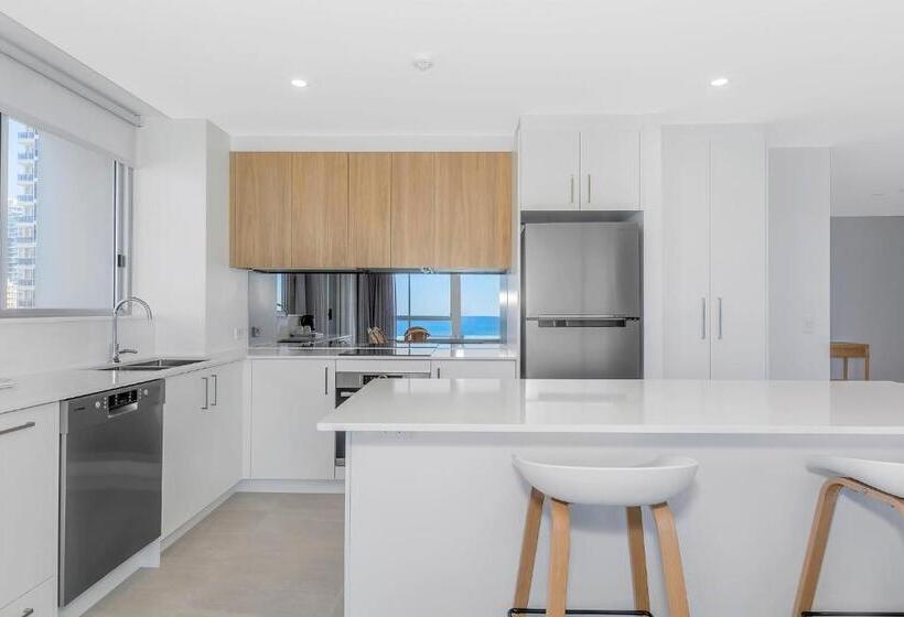 호텔 Golden Sands On The Beach Absolute Beachfront Apartments