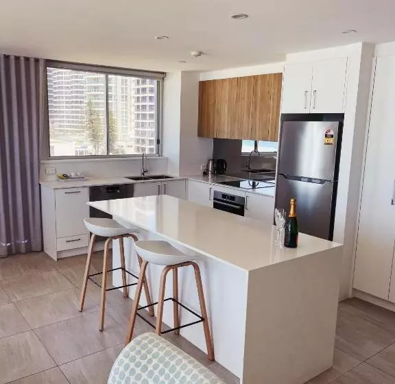 호텔 Golden Sands On The Beach Absolute Beachfront Apartments