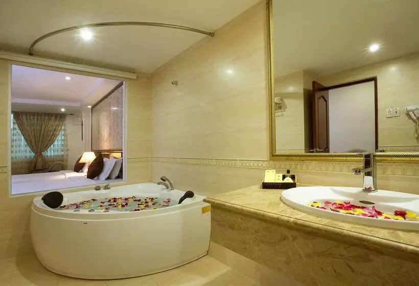 هتل Alagon Central & Spa