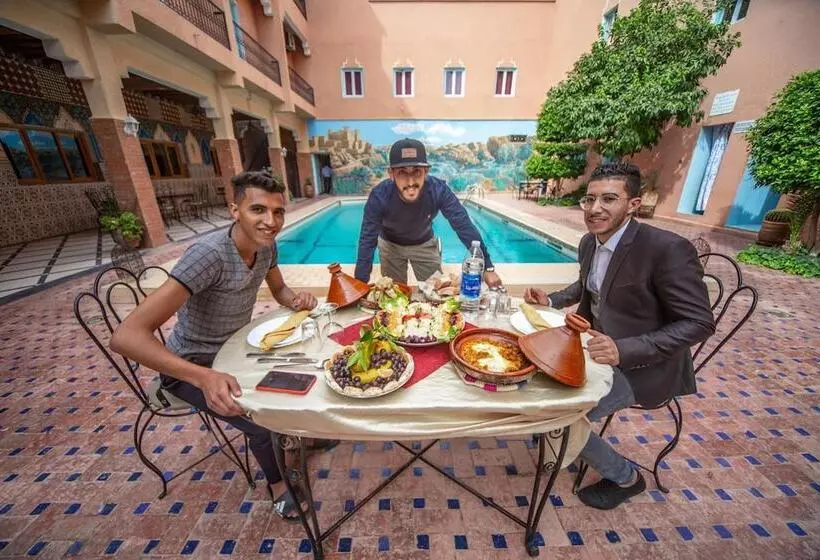 בית מלון כפרי Hôtel Zaghro